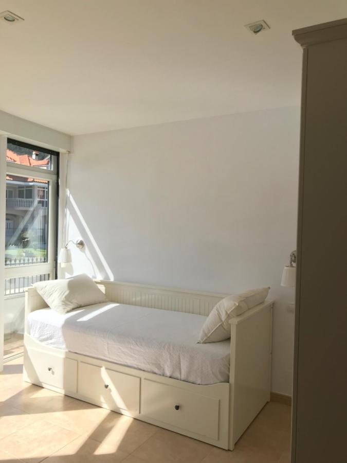 Apartamento Con Terraza Primera Linea De Playa Finisterre Bagian luar foto